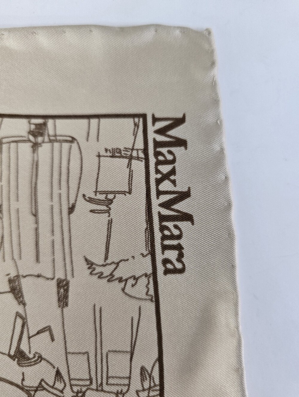 MaxMara Silk Hand Rolled Square Scarf Illustrated Sketch Print NIB NWT Tan Brown - Picture 11 of 16